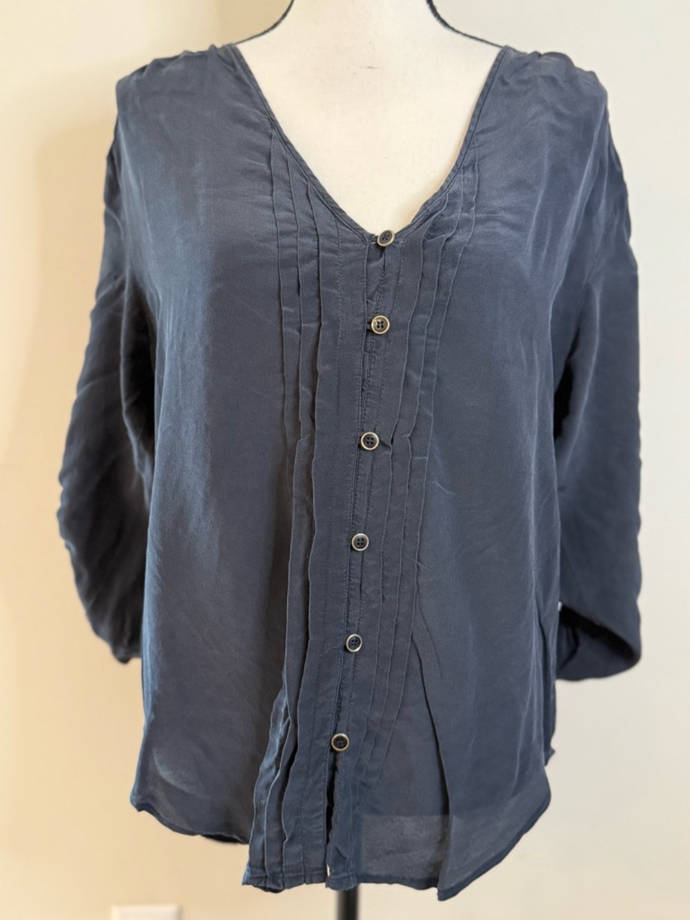 Yumi Kim black silk V neck pleated button front top SZ SM